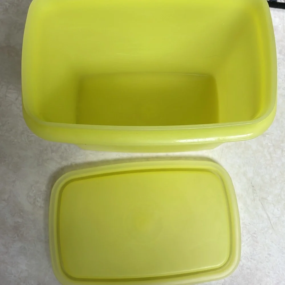 Tupperware Rectangular Vintage Yellow Dry Storage Containers Set of 4